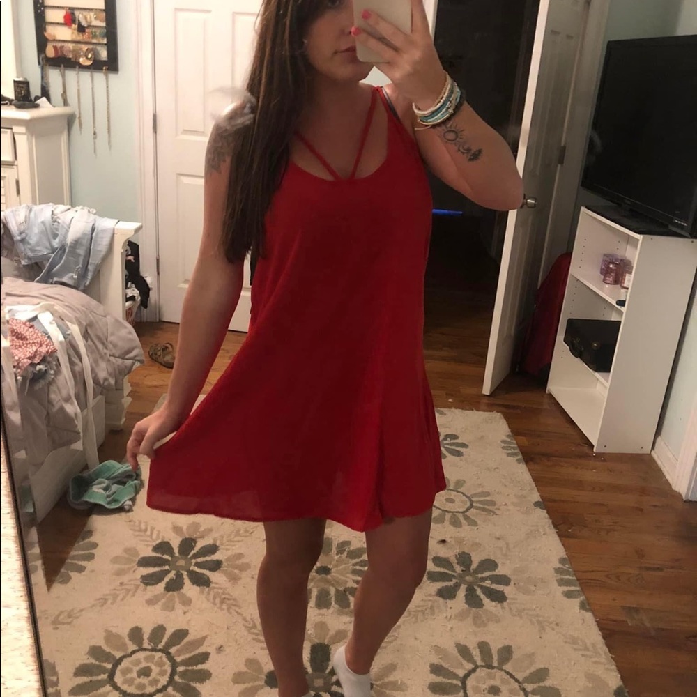 Red dress - Picture 2 of 3